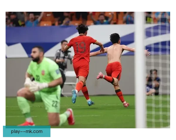 中国男足客场惊险绝杀巴林锁定18强赛晋级席位